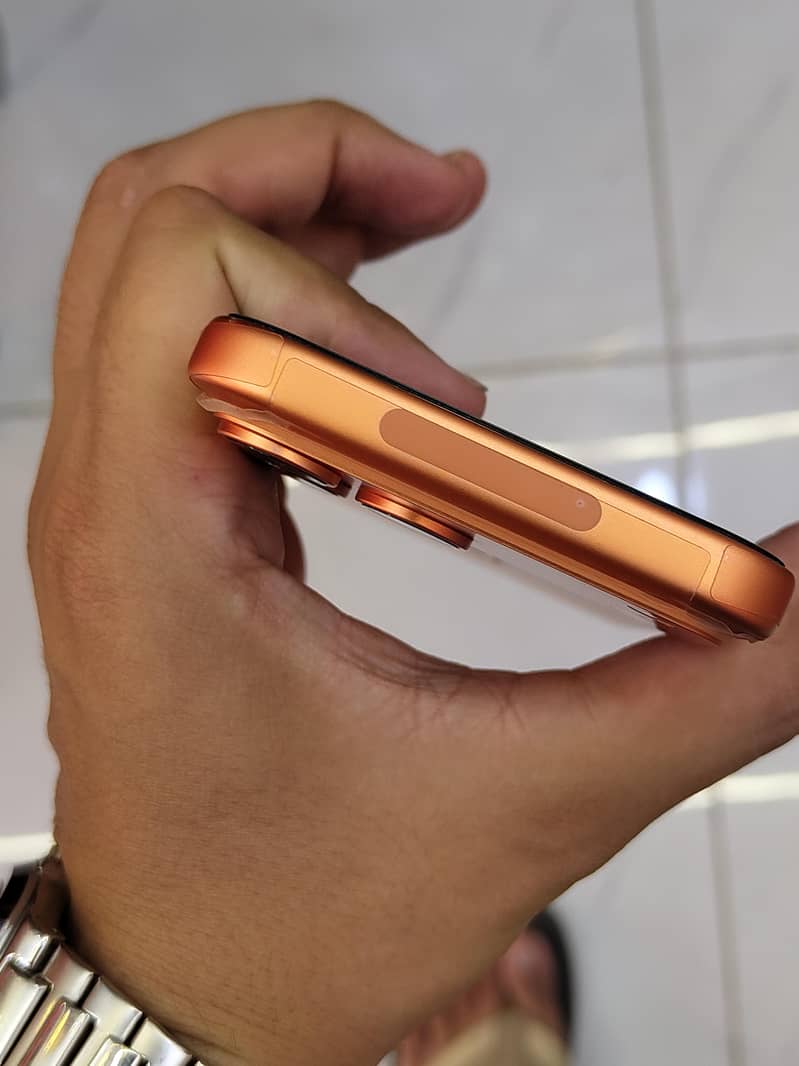 IPHONE 17 PRO MAX 4