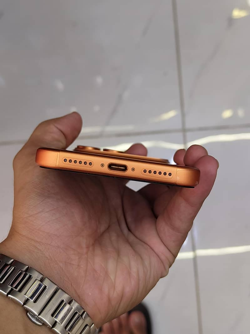 IPHONE 17 PRO MAX 6