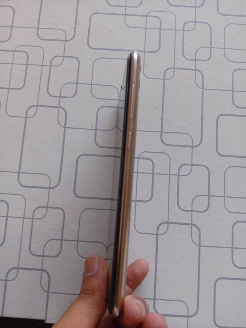 Honor 8C 2