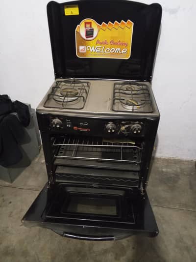 new gas stove with oven _ 3  burner  urgent sale