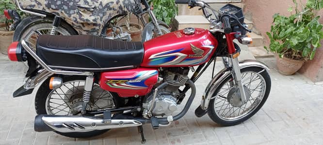 Honda 125 2022 model Karachi numbr