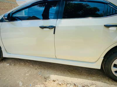 Toyota Corolla Gli white color 2018 model