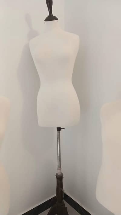 3 mannequin dummy for sale (4000 each)
