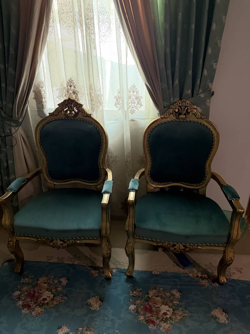Chairs Wth Table 0