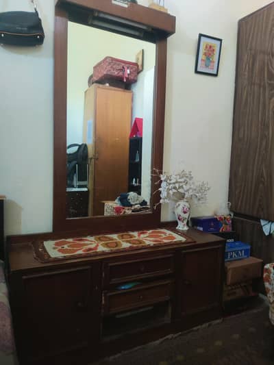 puri wooden dressing table