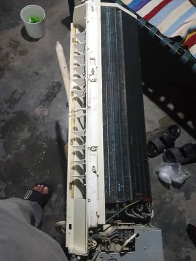 gree Ac good condition sada