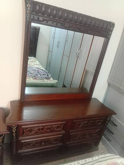 dressing table