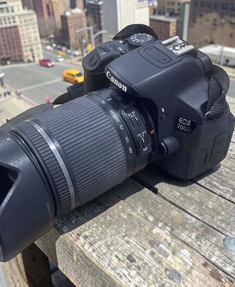 Conon camera 700D 0