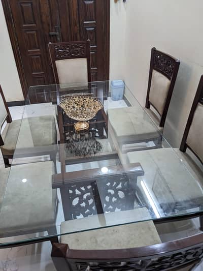 dinning table with 6 chairs
