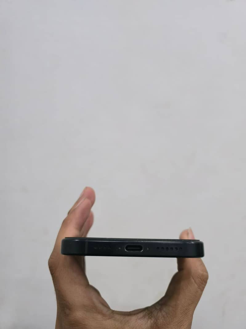 Iphone 16 pro max 4