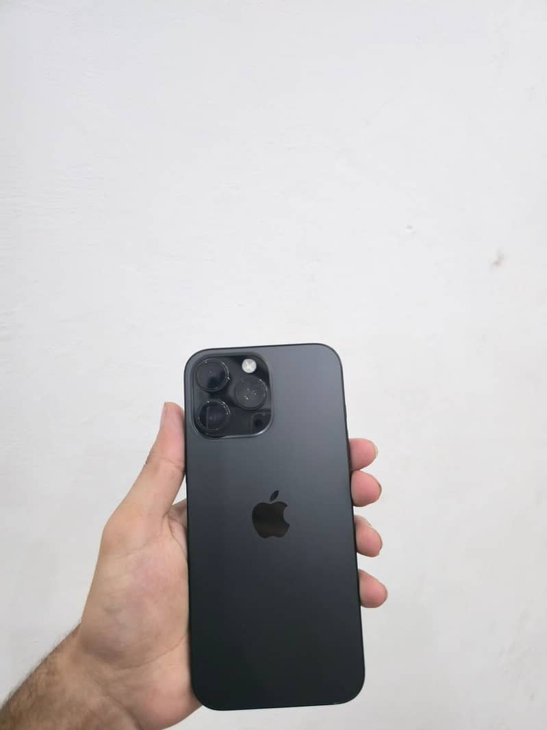Iphone 16 pro max 5