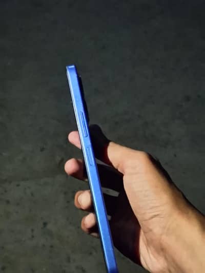Infinix smart 10 ram 4+4 64 guranty 1.2 month ki ha condition 10/9