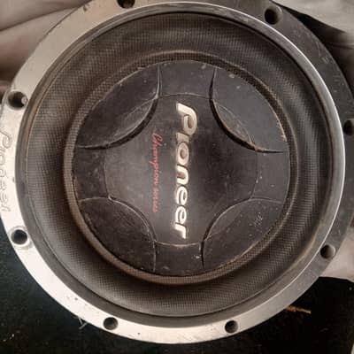 PIONEER WOOFER AND AMplifuer