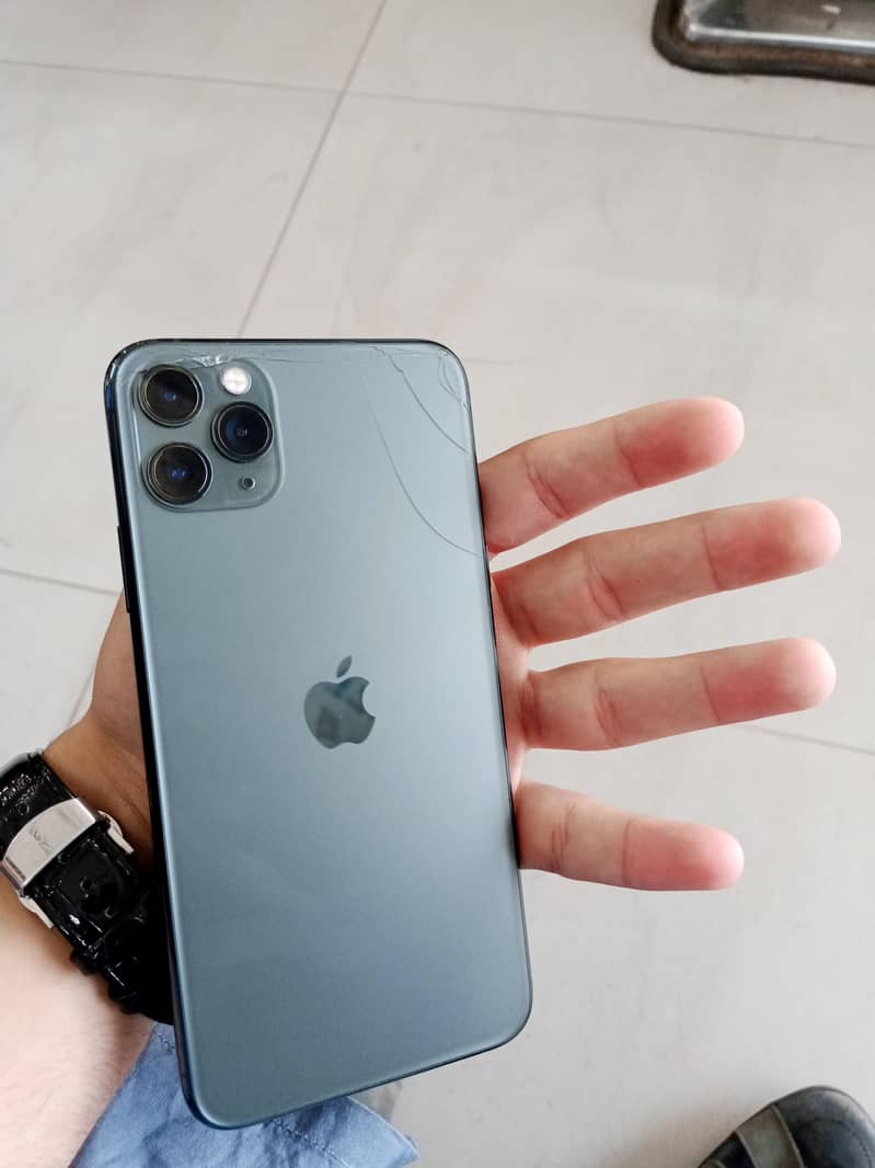 iphone 11 pro max , back broken 2