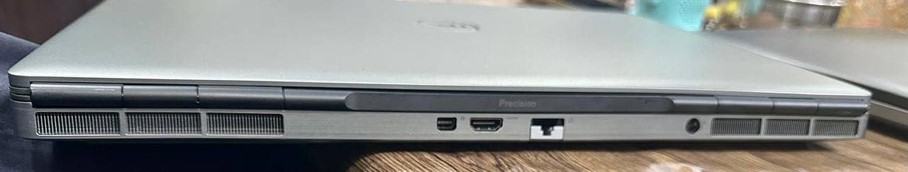Dell precision 7750 8