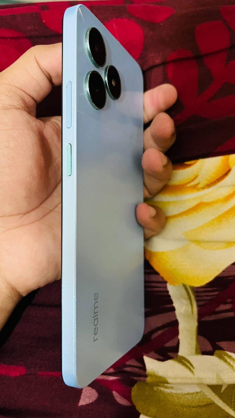 realme 0