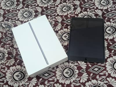 Ipad 9th generation 9/10 condition with BOX!!