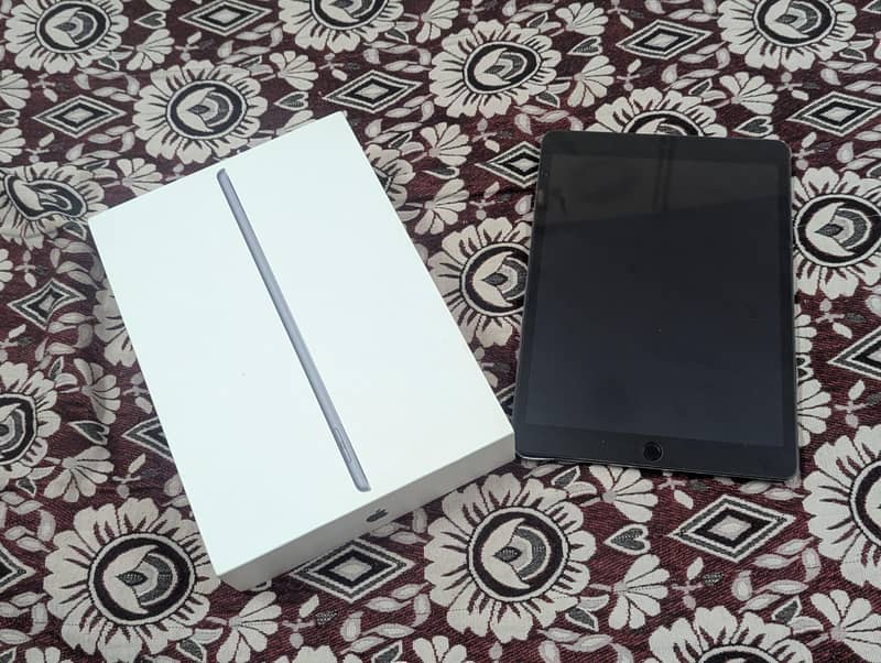 Ipad 9th generation 9/10 condition with BOX!! 0