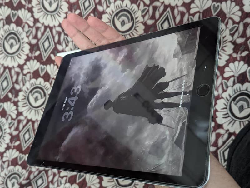 Ipad 9th generation 9/10 condition with BOX!! 1
