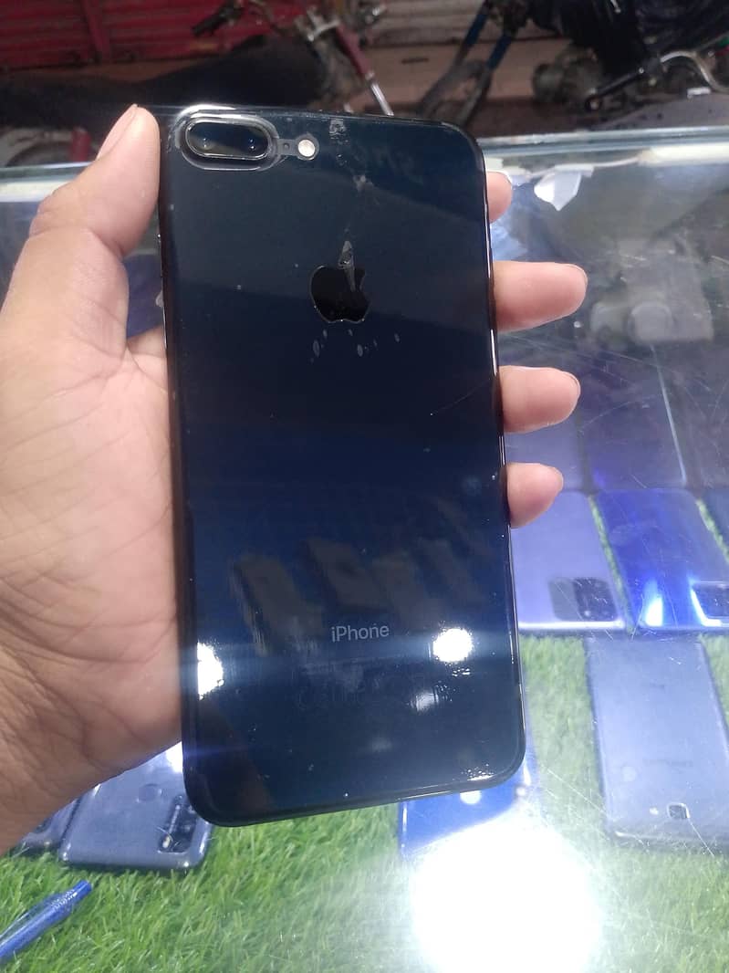 iphone 7+ 32 storage 0