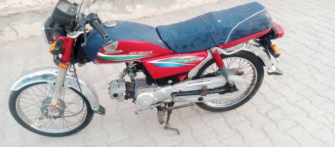 Honda CD70 urgent sale 16 model enjion ok