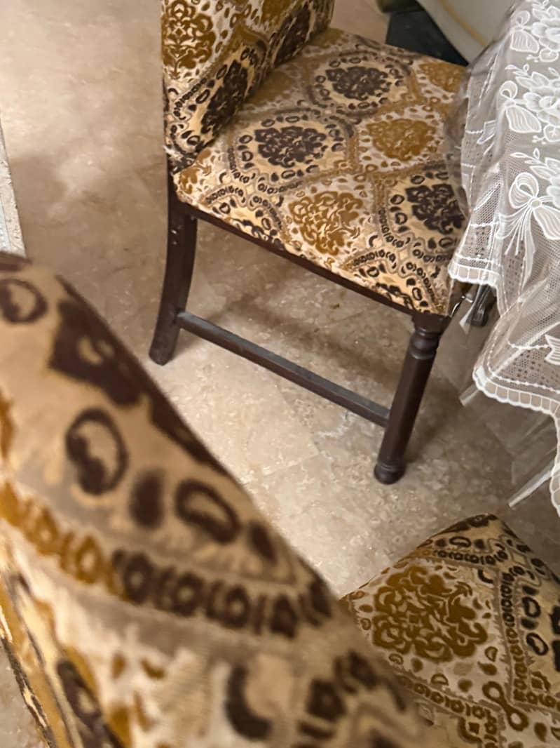 For selling dining table 3
