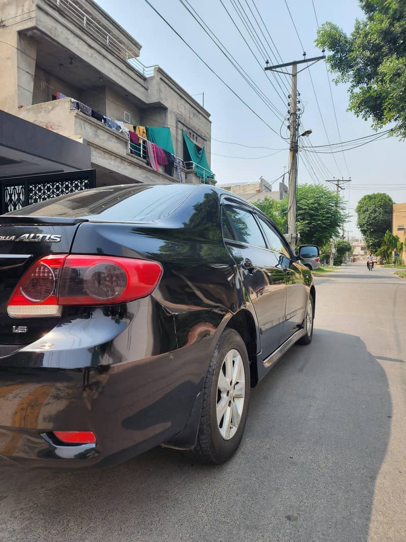 Corolla Altis-1600 Automatic 3