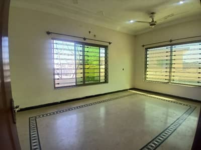 1 Kanal House Upper Portion Available Brand New Beautiful Luxury Modern Designer Stylish House Very Prime Location In Bani Gala Gas Available
