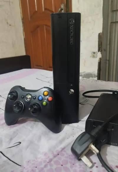 Xbox 360 E slim 500GB urgent sale WhatsApp number 03331278444