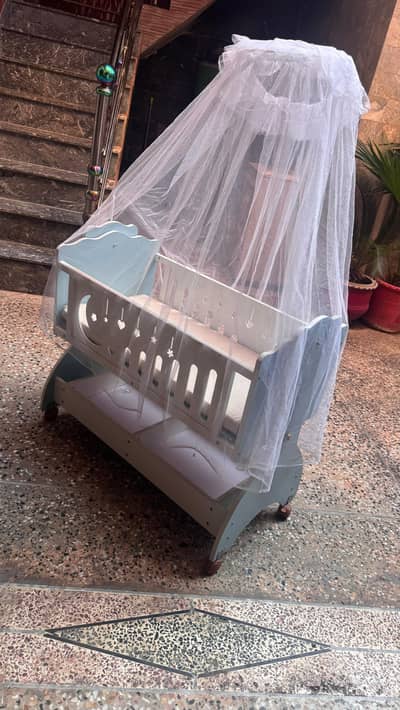 Beautiful and stylish cot
