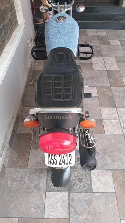 honda 125 2023 modal red salf start Argant for sell