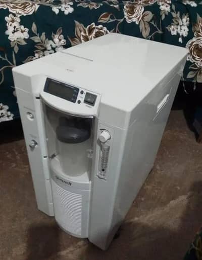 oxygen concentrator and plues oximeter