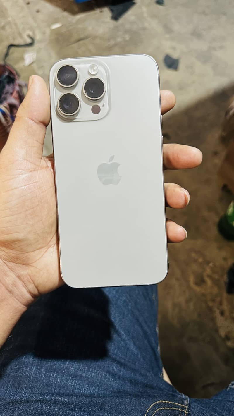 iPhone 16pro max 0