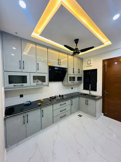 5Marla upper portion for rent park view city Lahore