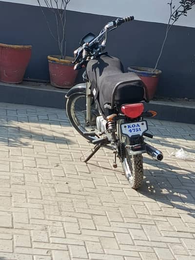 2020 model he first owner ho Bike apni hat ki he engine ok he