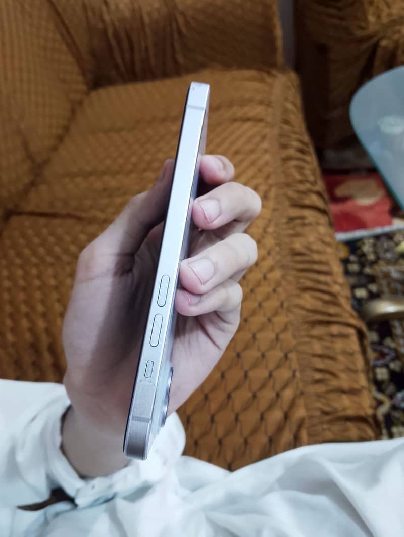 Iphone 14 simple jv 5