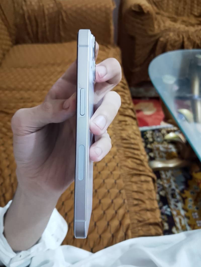 Iphone 14 simple jv 6
