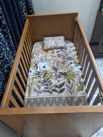 baby cot with mattress
