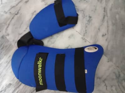 Original Moonwalkr Thigh Pad & Masuri Helmet (Steel Grill)