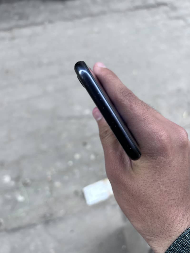 iPhone SE 2second generation jv 3