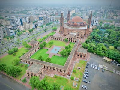 9 Marla Facing Park Plot in Janiper Block Bahria Town