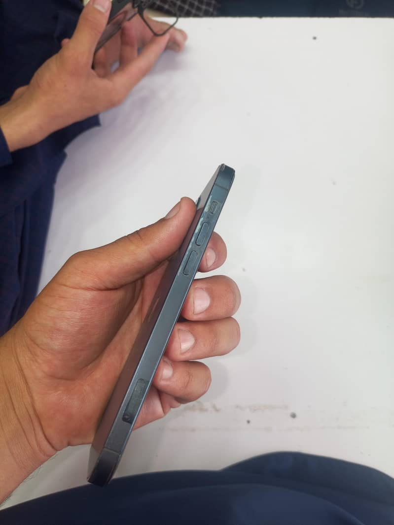 iphone 12 pro 2