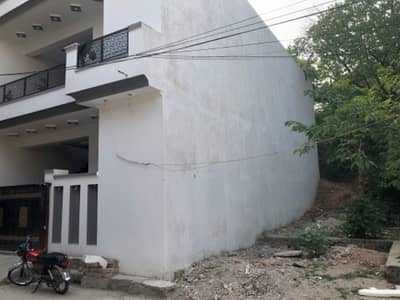 Top class location M block phase 8 bharia town