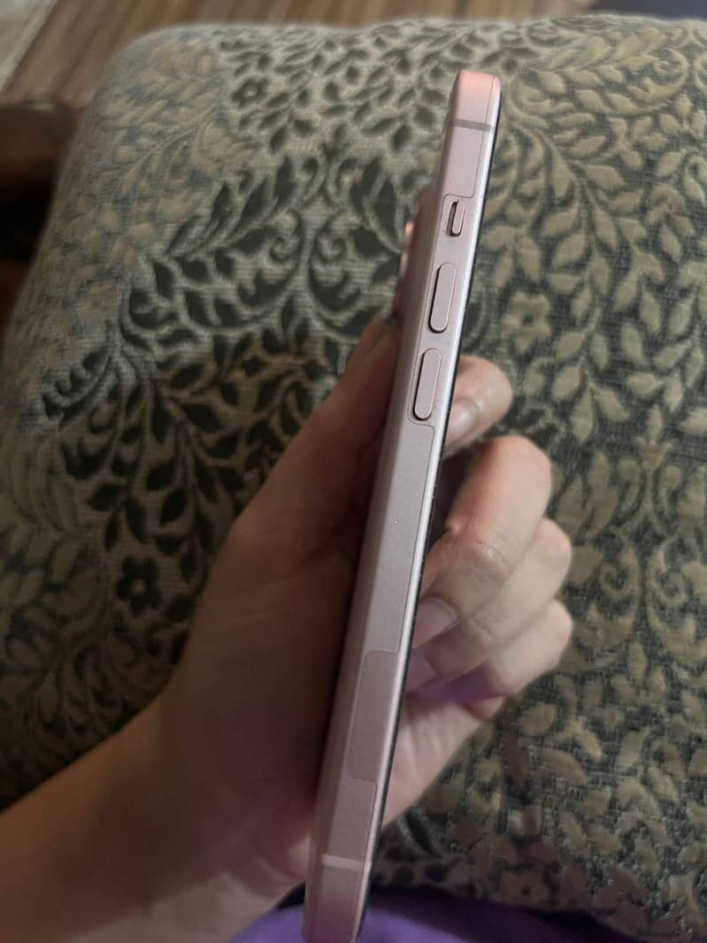 Iphone 15. 2