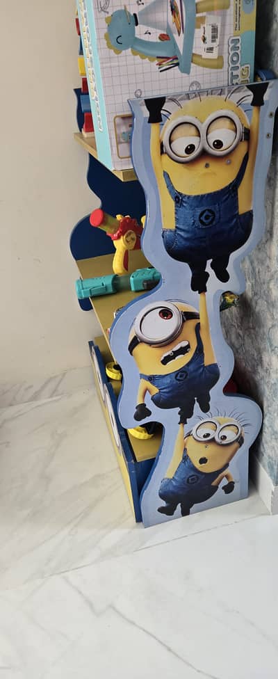 Toy rack