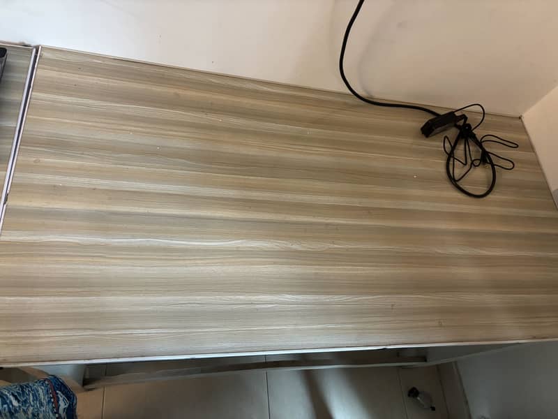 Study table 1