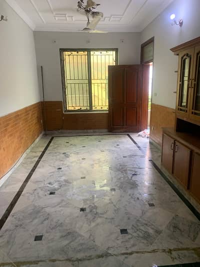 Prime location upper portion for rent in shallavelly range road