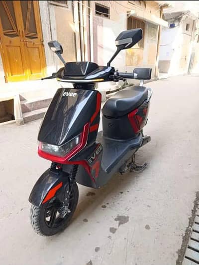 Evee Gen-Z 2024 Electric Scooty – Excellent Condition | Long Range