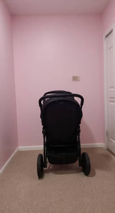 baby stroller for urgent sale liked new