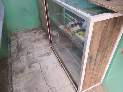 Shop counter